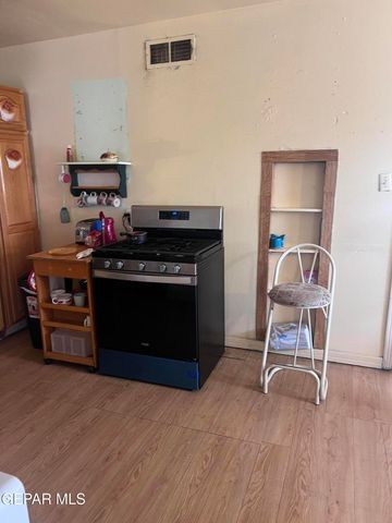 8418 WHITE Avenue, El Paso, TX 79907