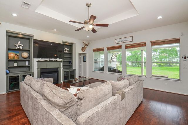 27644 Spring Hill Road, Hempstead, TX 77445