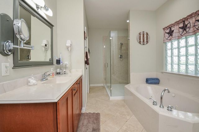 27644 Spring Hill Road, Hempstead, TX 77445