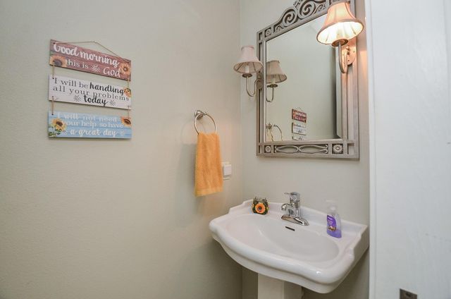 27644 Spring Hill Road, Hempstead, TX 77445