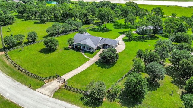 27644 Spring Hill Road, Hempstead, TX 77445