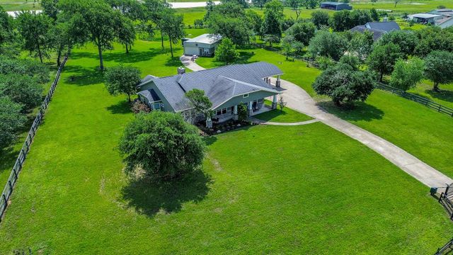 27644 Spring Hill Road, Hempstead, TX 77445