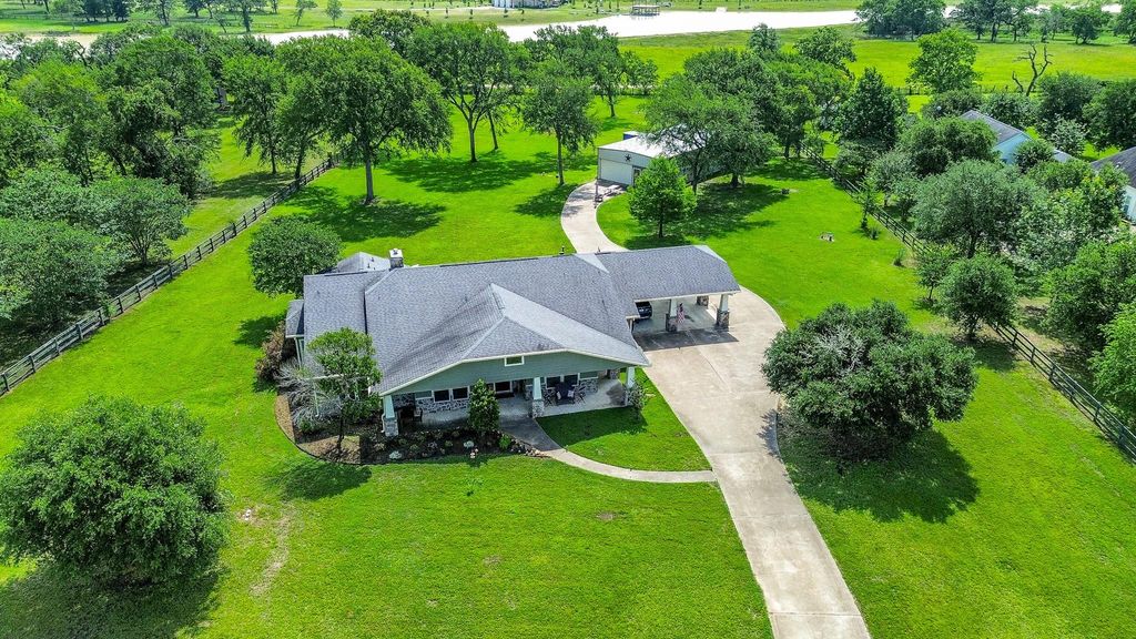 27644 Spring Hill Road, Hempstead, TX 77445