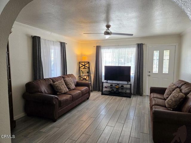 808 Blaine Avenue, Fillmore, CA 93015