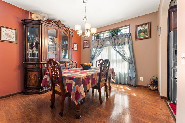 6 S Fish Lake Street, Valparaiso, IN 46385