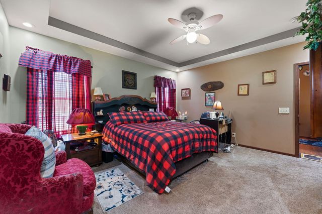 6 S Fish Lake Street, Valparaiso, IN 46385