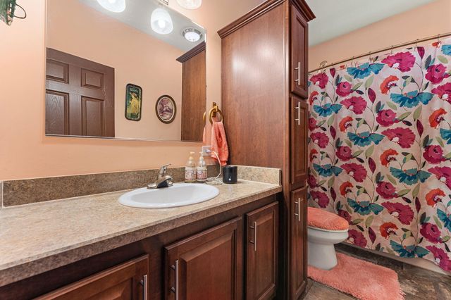 6 S Fish Lake Street, Valparaiso, IN 46385