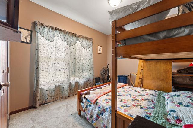 6 S Fish Lake Street, Valparaiso, IN 46385