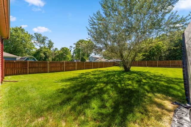 6 S Fish Lake Street, Valparaiso, IN 46385