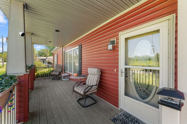 6 S Fish Lake Street, Valparaiso, IN 46385