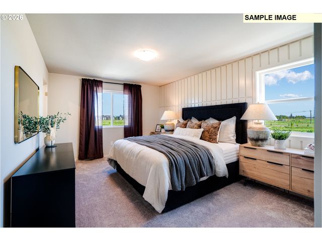 892 SIFUENTEZ Ct, Woodburn, OR 97071