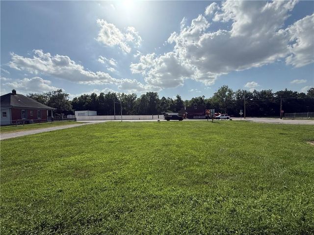711 N Sterling Avenue, Independence, MO 64054