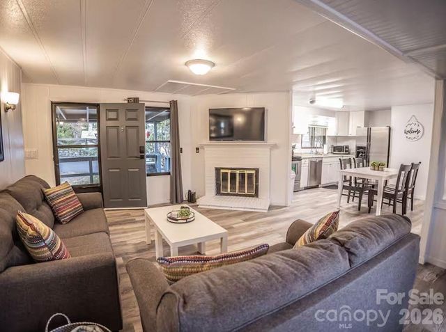 101 6th Street, Black Mountain, NC 28711