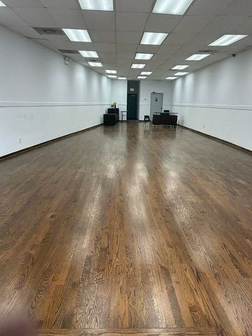 516 E 43rd Street, Chicago, IL 60653