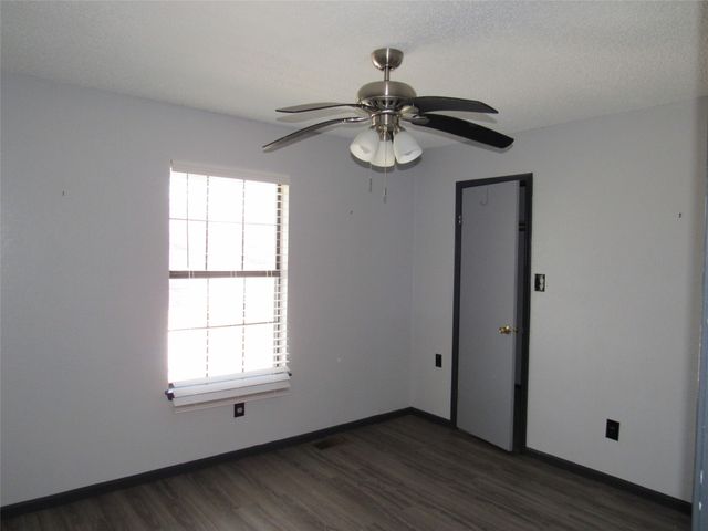 109 Woody Ray Drive, Elm Mott, TX 76640