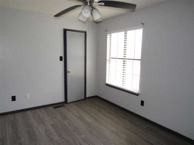 109 Woody Ray Drive, Elm Mott, TX 76640