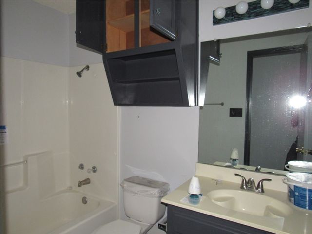 109 Woody Ray Drive, Elm Mott, TX 76640