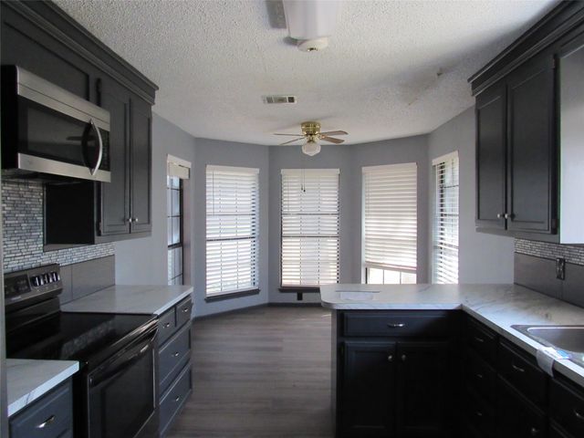 109 Woody Ray Drive, Elm Mott, TX 76640