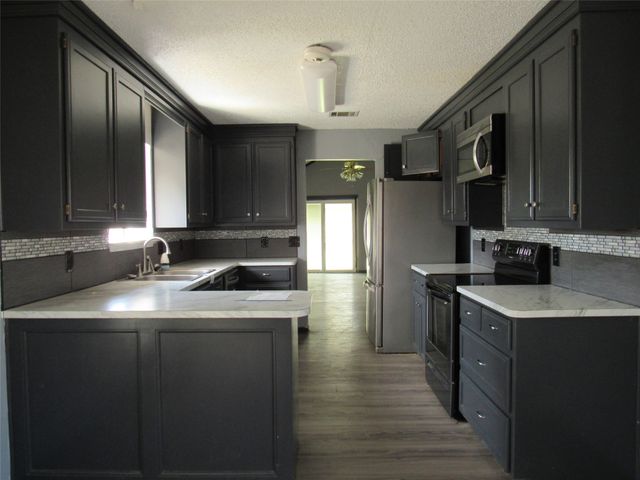 109 Woody Ray Drive, Elm Mott, TX 76640