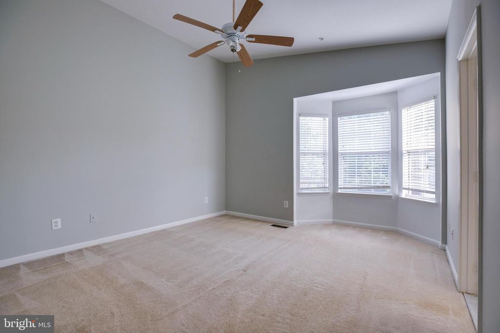 4311 CHARIOT CT #122, Fairfax, VA 22030