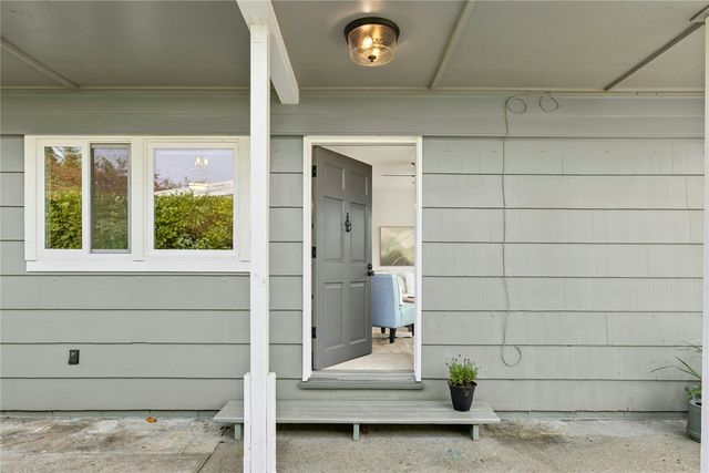 670 Dayton Avenue NE, Renton, WA 98056