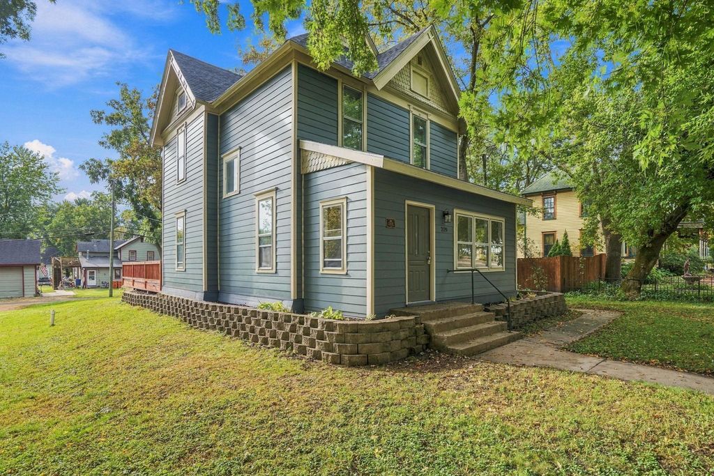 209 4th Street E, Carver, MN 55315 — photo 2