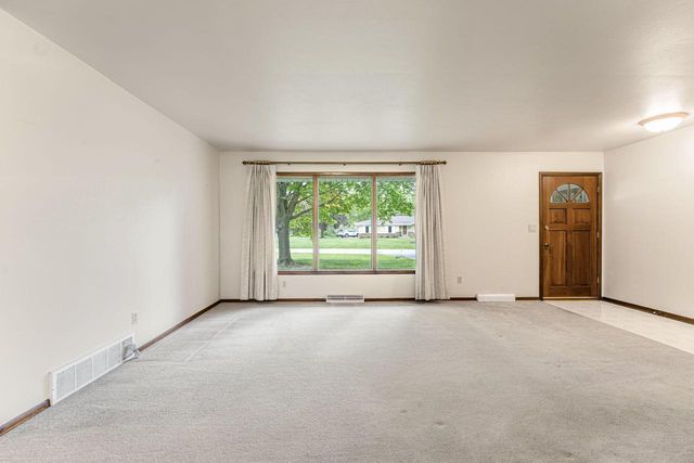 W173S7150 Grove STREET, Muskego, WI 53150