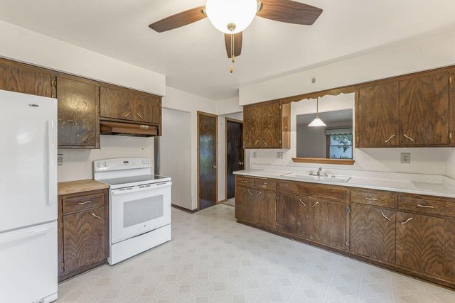 W173S7150 Grove STREET, Muskego, WI 53150