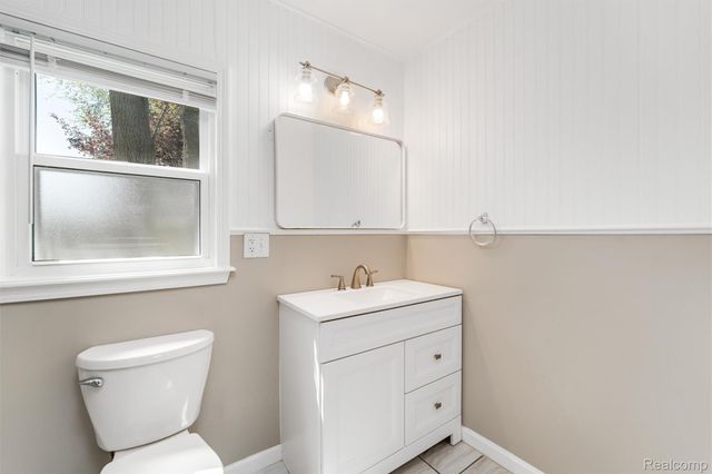 28855 Delton Street, Madison Heights, MI 48071