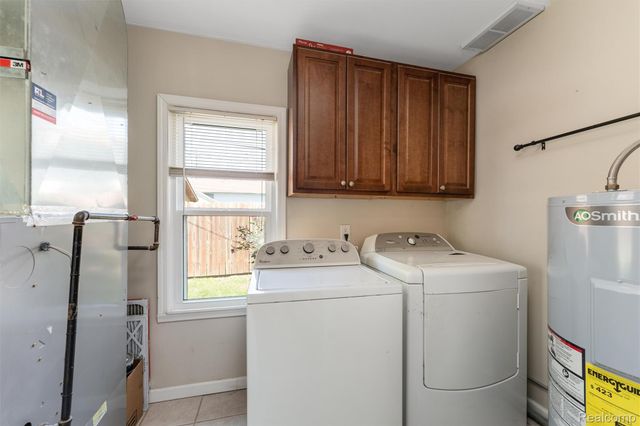 28855 Delton Street, Madison Heights, MI 48071