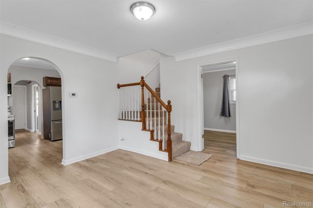 28855 Delton Street, Madison Heights, MI 48071