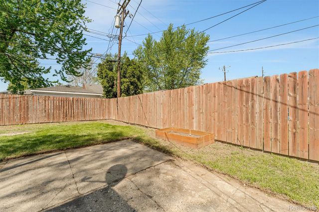 28855 Delton Street, Madison Heights, MI 48071