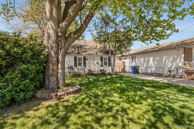 28855 Delton Street, Madison Heights, MI 48071