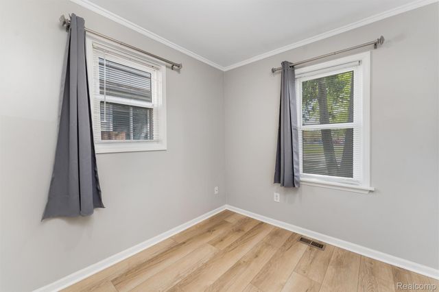 28855 Delton Street, Madison Heights, MI 48071