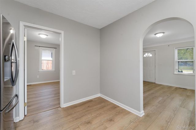 28855 Delton Street, Madison Heights, MI 48071
