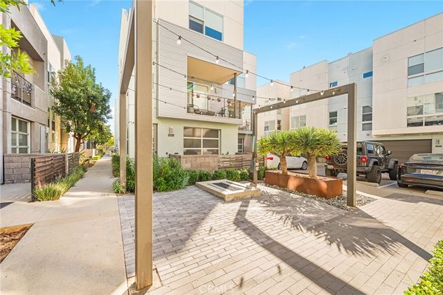 143 Mercer, Costa Mesa, CA 92627