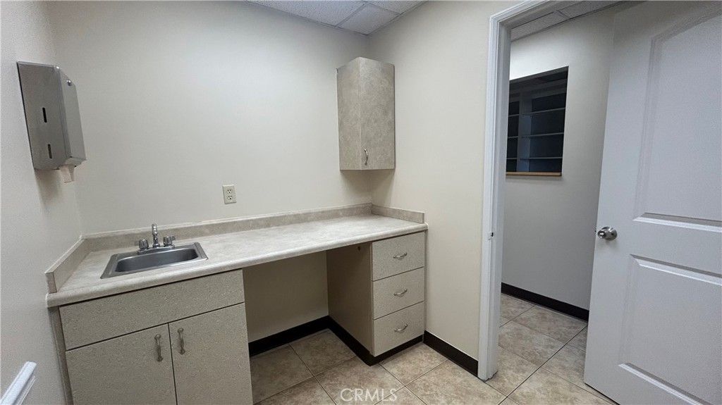 1942 E Anaheim 1936, Long Beach, CA 90813 — photo 4
