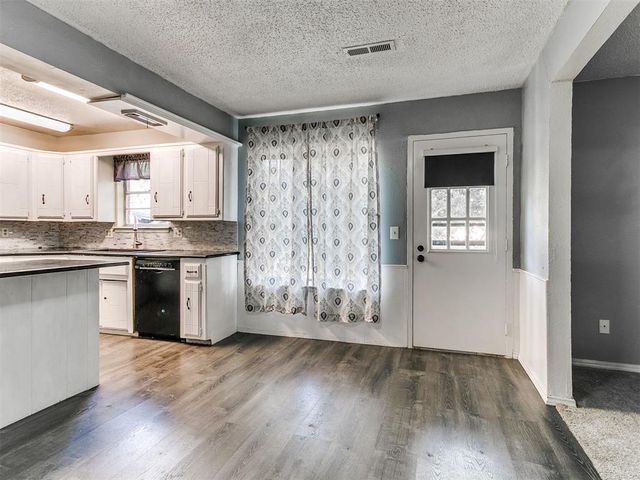 216 S Morgan Drive, Moore, OK 73160