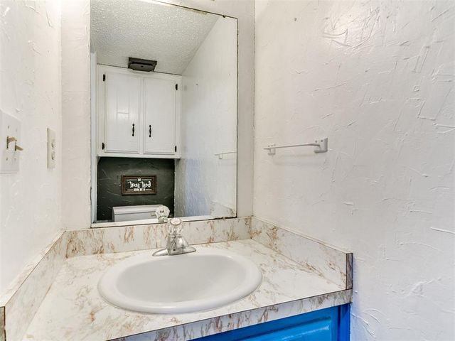 216 S Morgan Drive, Moore, OK 73160