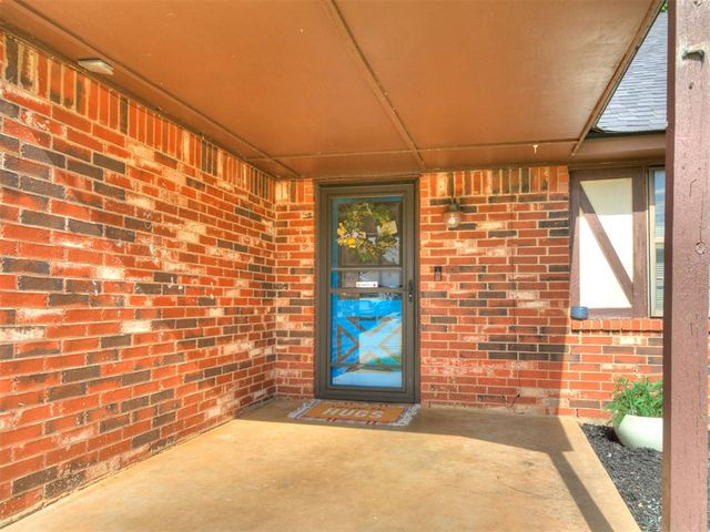 216 S Morgan Drive, Moore, OK 73160