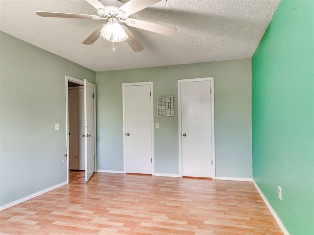 216 S Morgan Drive, Moore, OK 73160