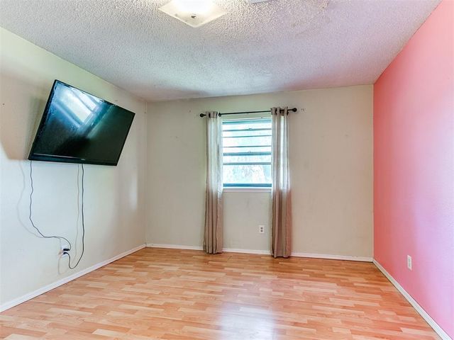 216 S Morgan Drive, Moore, OK 73160