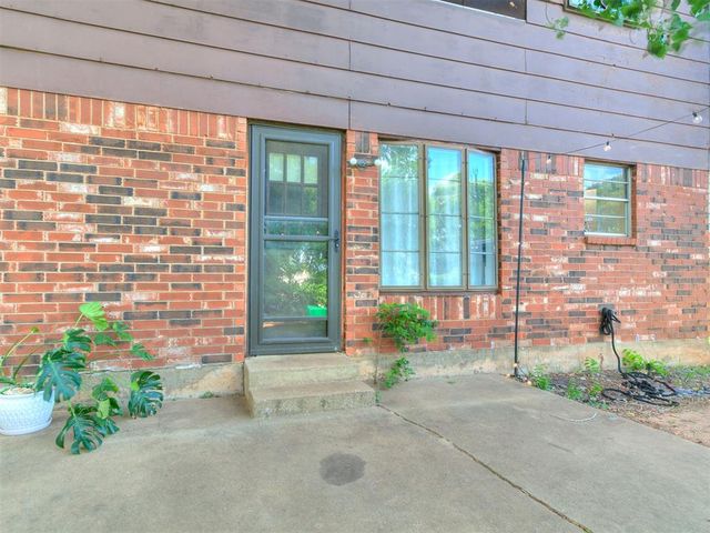 216 S Morgan Drive, Moore, OK 73160