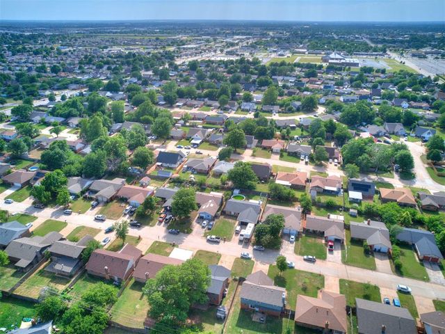 216 S Morgan Drive, Moore, OK 73160