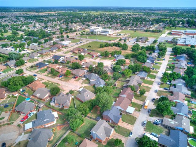 216 S Morgan Drive, Moore, OK 73160