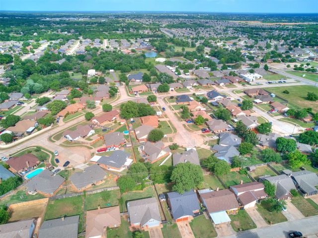 216 S Morgan Drive, Moore, OK 73160