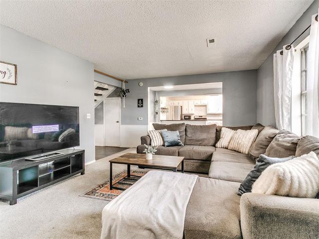216 S Morgan Drive, Moore, OK 73160