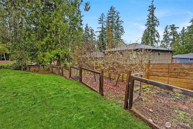 5808 NE Foster Road, Bainbridge Island, WA 98110