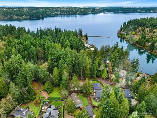 5808 NE Foster Road, Bainbridge Island, WA 98110