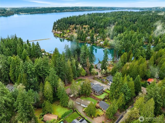 5808 NE Foster Road, Bainbridge Island, WA 98110